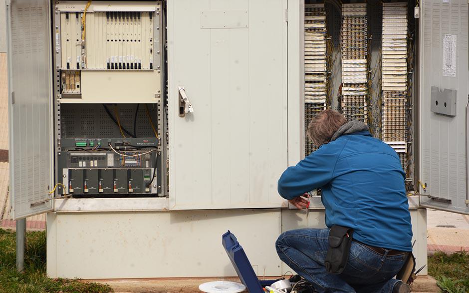 travail électricien Sèvres