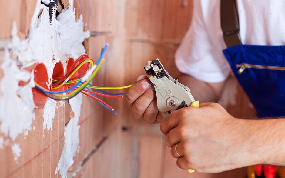 travail électricien Sèvres